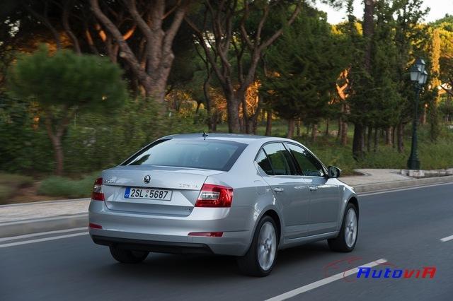 Škoda-Octavia-2013-07