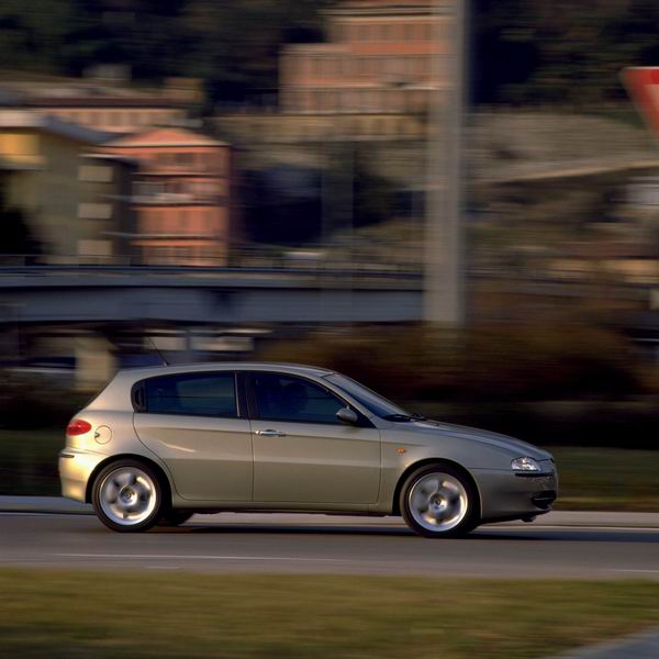 Alfa Romeo 147 06