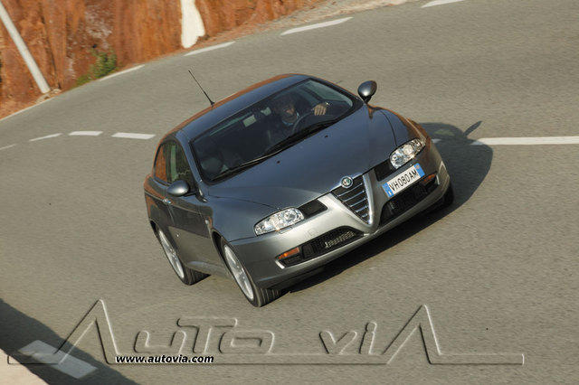 Alfa Romeo GT Coupe 22