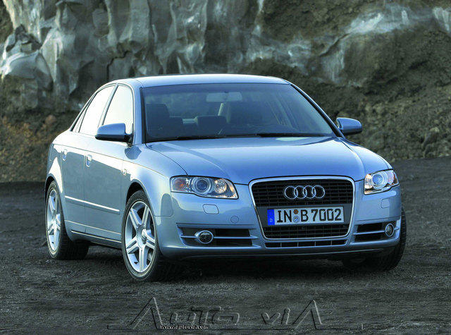 Audi A4 2004 3