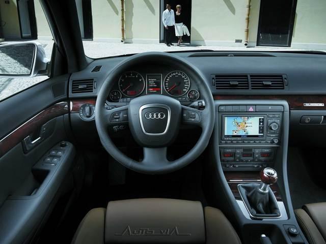 Audi A4 2004 32