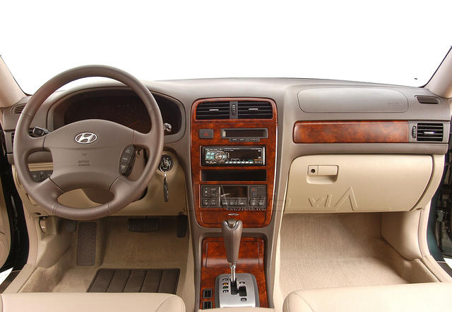 xg interior 08