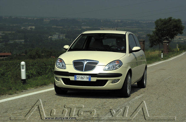 Lancia Ypsilon 30