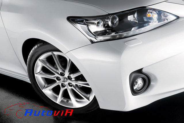 Lexus CT 200h - 12