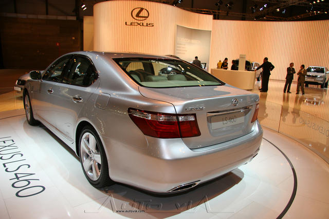 Lexus LS 4