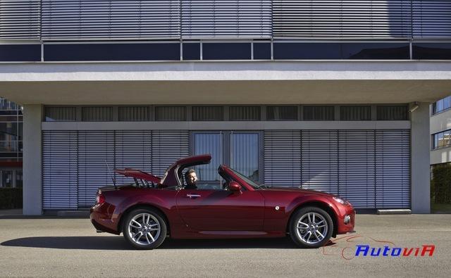 Mazda-MX5-2012-057