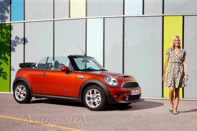 MINI Cooper S Convertible 2010 06