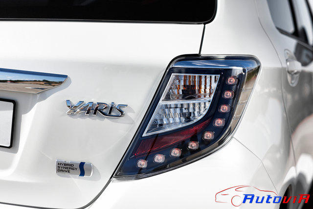 Toyota Yaris Hybrid 2013 04